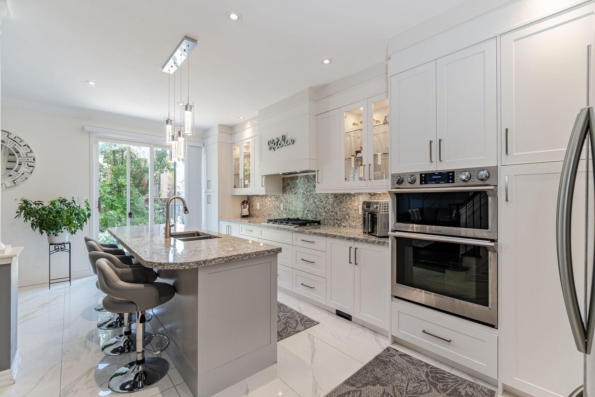 103 B, Woodbridge, Vaughan — custom cabinetry by Metrico